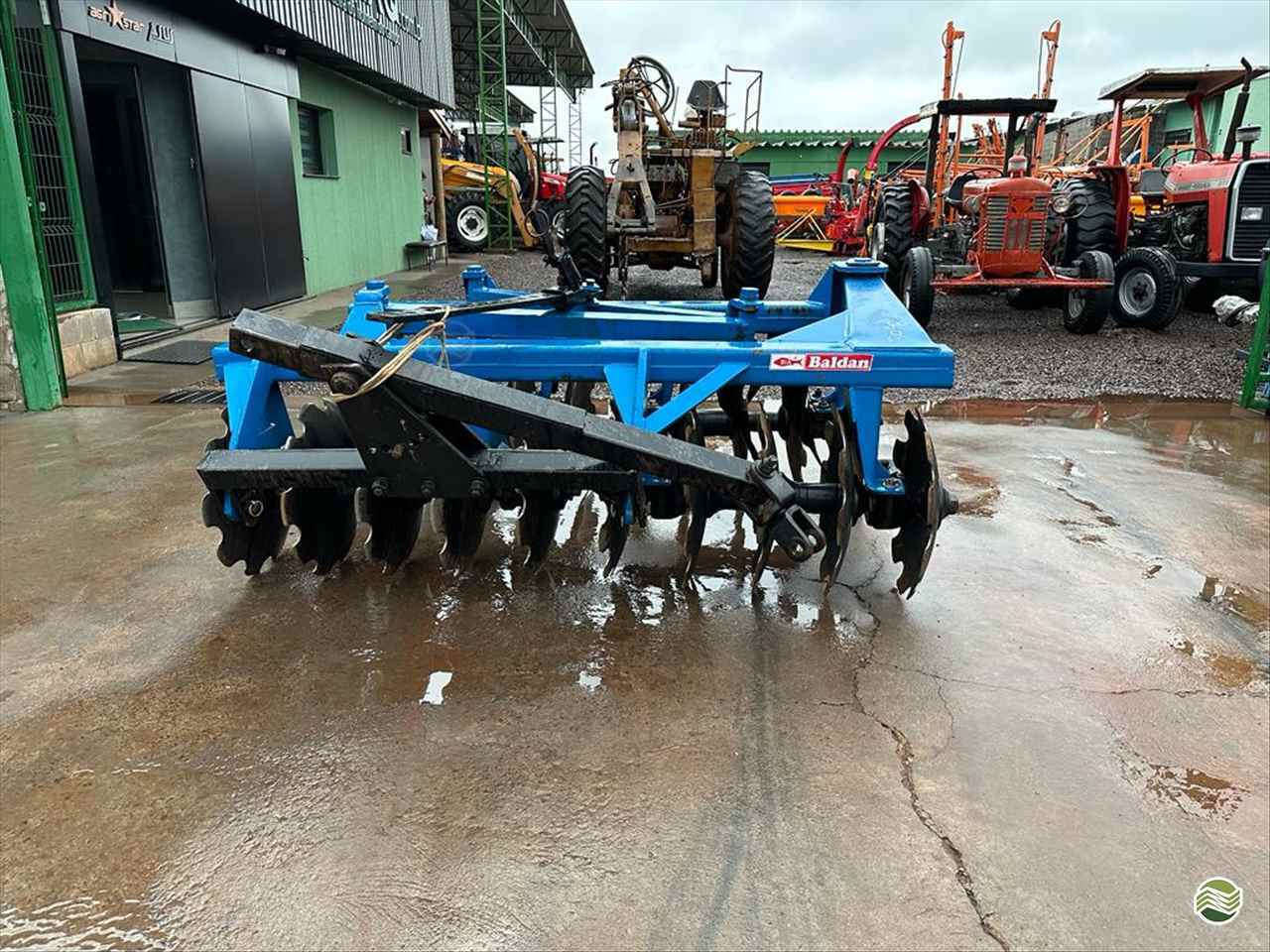 IMPLEMENTOS AGRICOLAS GRADE ARADORA ARADORA 20 DISCOS Cotramaq Tratores GOIOERE PARANÁ PR